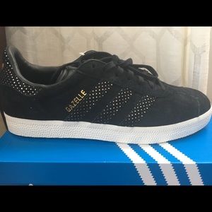 Adidas women's gazelle sneakers black and gold